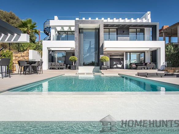 6 Bedroom Villa/House in Valle Romano 8