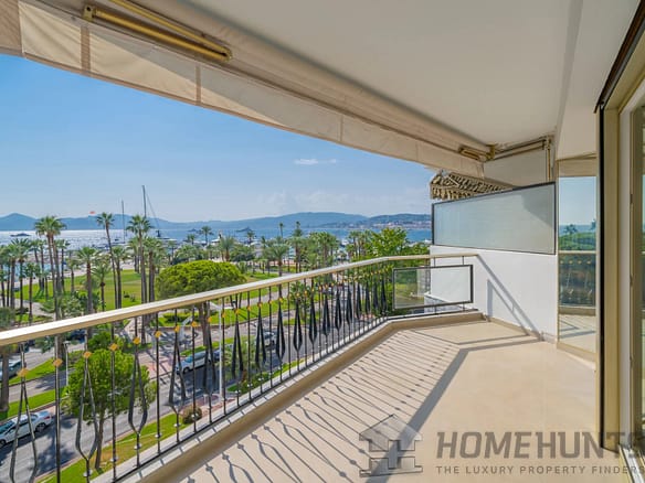 2 Bedroom Apartment in Cannes 18