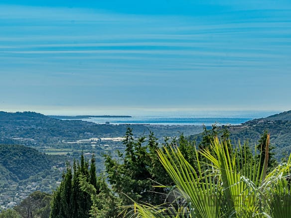 5 Bedroom Villa/House in Peymeinade 5