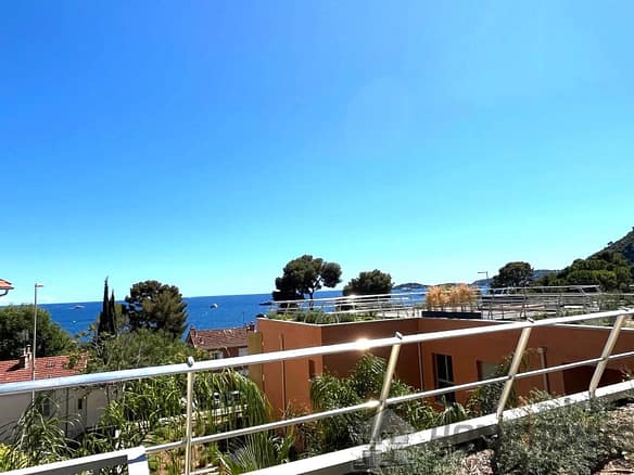 3 Bedroom Apartment in Eze 18