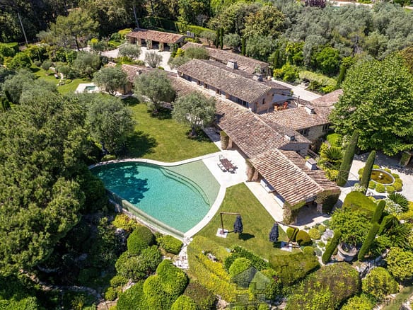 7 Bedroom Villa/House in La Colle Sur Loup 32