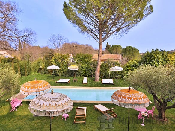 6 Bedroom Villa/House in Collias 24