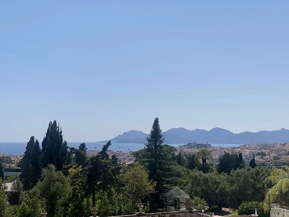 3 Bedroom Apartment in Cannes 28