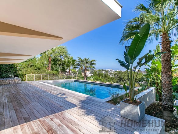 6 Bedroom Villa/House in Cap D Antibes 2