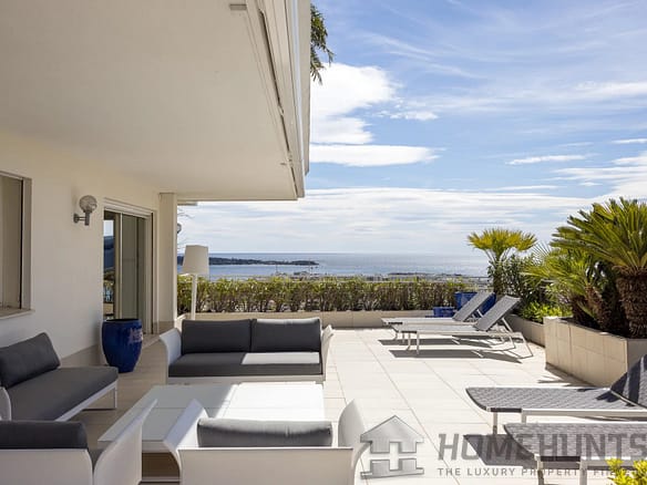3 Bedroom Apartment in Cannes 2