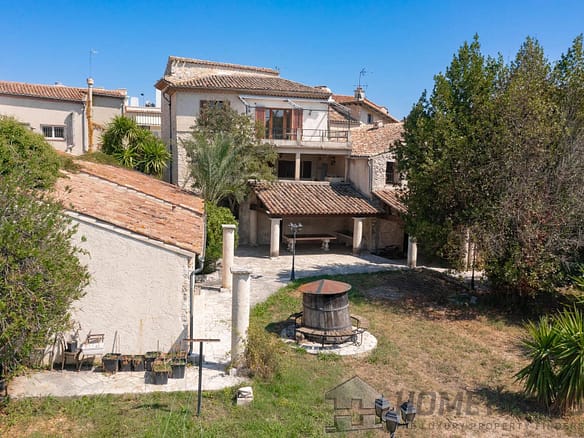 8 Bedroom Villa/House in La Colle Sur Loup 5