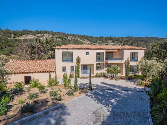 4 Bedroom Villa/House in Plan De La Tour 10