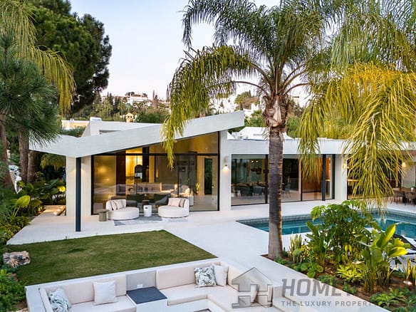 5 Bedroom Villa/House in Hacienda Las Chapas 24