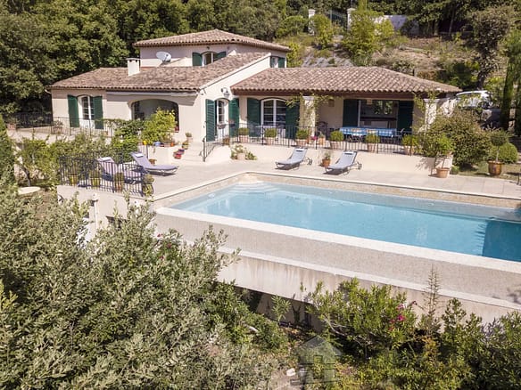 5 Bedroom Villa/House in Magagnosc 3