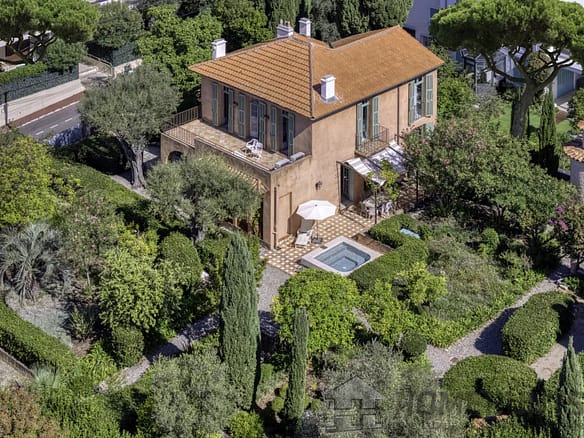 5 Bedroom Villa/House in Cap D Antibes 18
