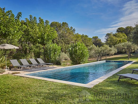 4 Bedroom Villa/House in Rognes 36