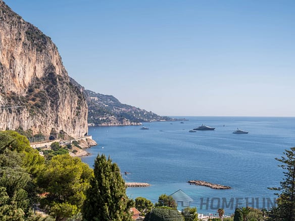 2 Bedroom Apartment in Beaulieu Sur Mer 3