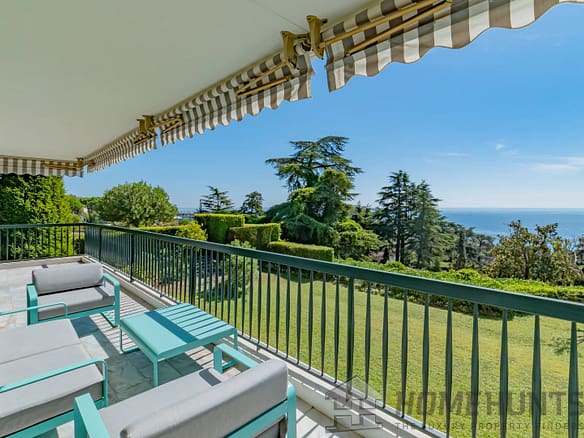 3 Bedroom Apartment in Cannes 36