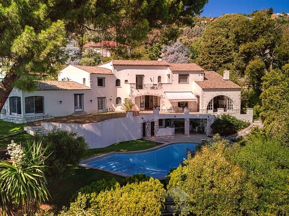 5 Bedroom Villa/House in Le Golfe Juan 9