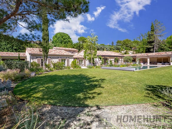6 Bedroom Villa/House in Maussane Les Alpilles 9