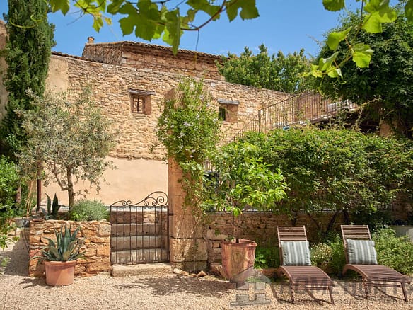11 Bedroom Villa/House in Uzes 12