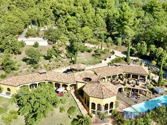 6 Bedroom Villa/House in Bargemon 3