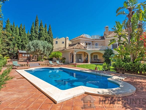 8 Bedroom Villa/House in Marbella 12