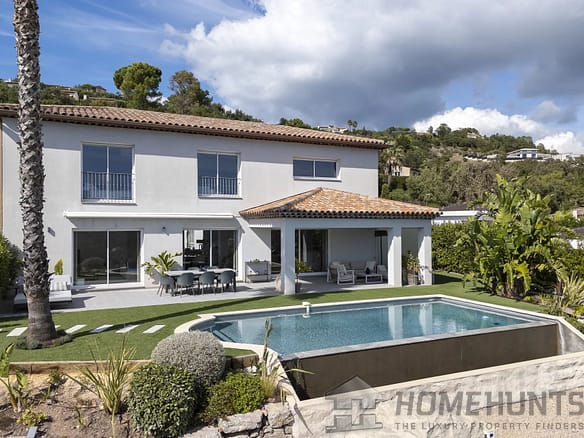 4 Bedroom Villa/House in Mandelieu La Napoule 30