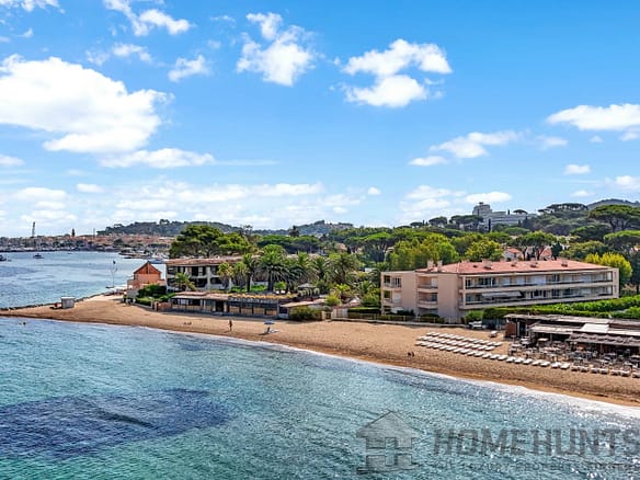 3 Bedroom Apartment in Saint Tropez 9