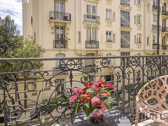 5 Bedroom Apartment in Nice - City 7