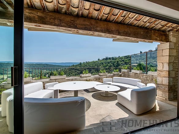 6 Bedroom Villa/House in Gordes 26