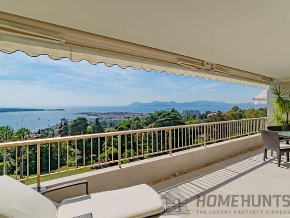 2 Bedroom Apartment in Cannes 4