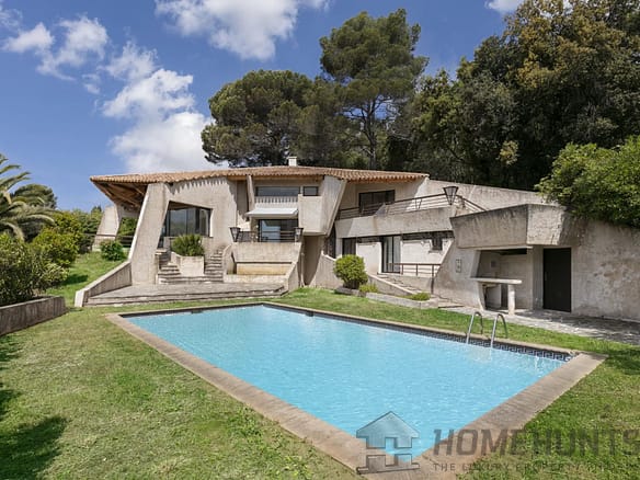 4 Bedroom Villa/House in Biot 9