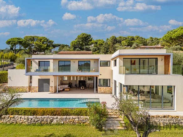 6 Bedroom Villa/House in Mougins 32
