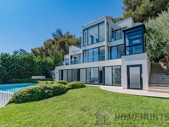 4 Bedroom Villa/House in Roquebrune Cap Martin 32