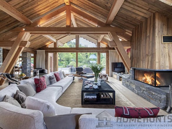 6 Bedroom Chalet in Meribel 28