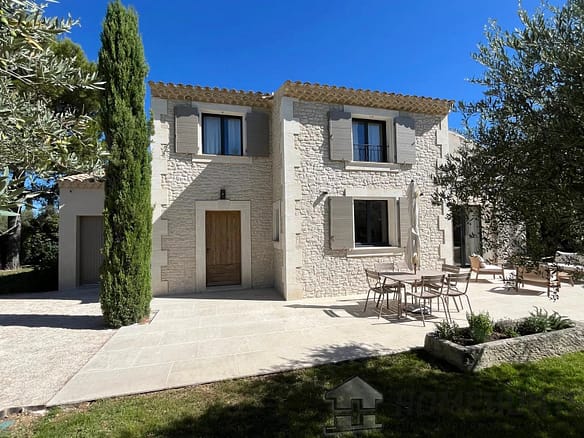 4 Bedroom Villa/House in Eygalieres 32
