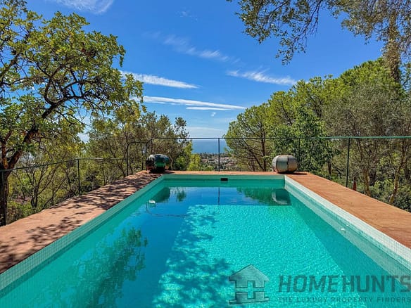 4 Bedroom Villa/House in Marbella 9