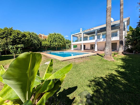 5 Bedroom Villa/House in Nueva Andalucía 36