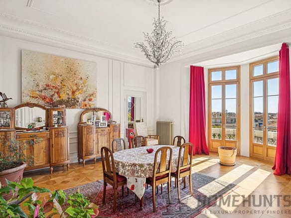 3 Bedroom Apartment in Nice - City 3