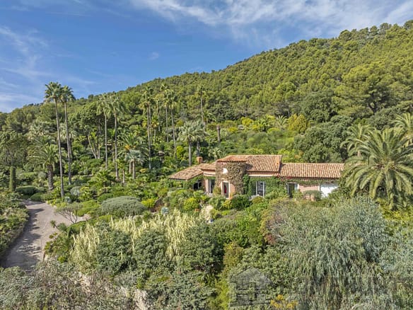 7 Bedroom Villa/House in Carqueiranne 20