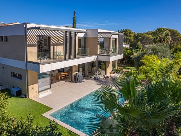 3 Bedroom Villa/House in St Raphael 14