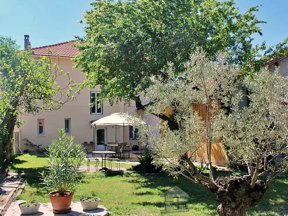6 Bedroom Villa/House in Vaison La Romaine 46