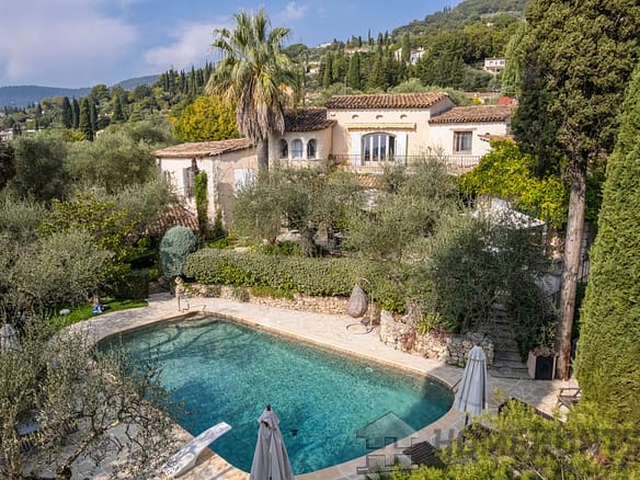 8 Bedroom Villa/House in Peymeinade 3