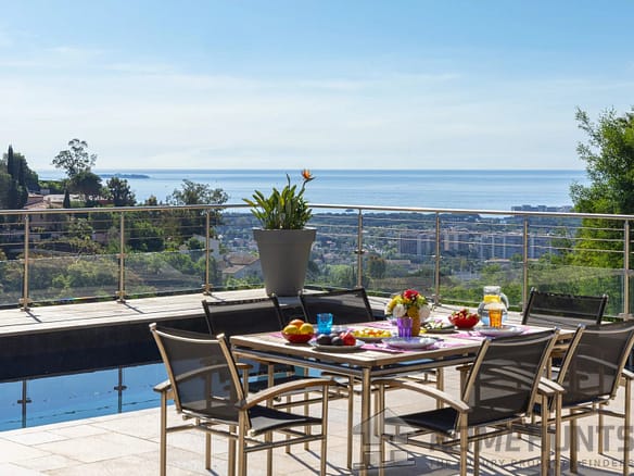 4 Bedroom Villa/House in Mandelieu La Napoule 24