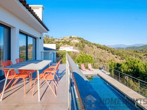 4 Bedroom Villa/House in Les Adrets De L Esterel 5