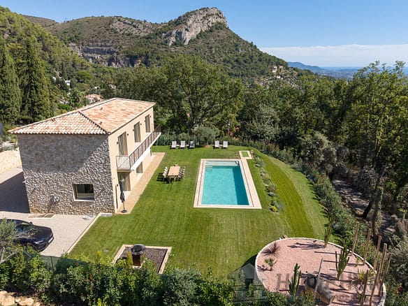 4 Bedroom Villa/House in Vence 34