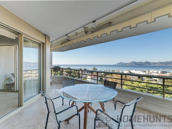 2 Bedroom Apartment in Cannes 34