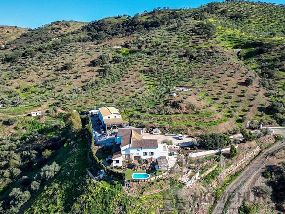 5 Bedroom Villa/House in Casabermeja 2