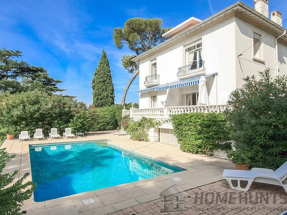 8 Bedroom Villa/House in St Raphael 3