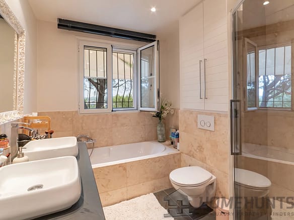 7 Bedroom Villa/House in Biot 20