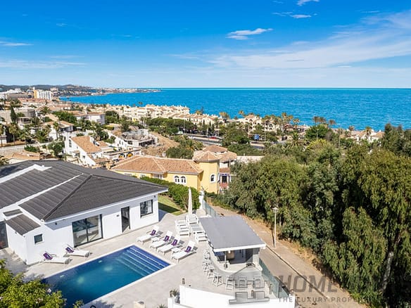 5 Bedroom Villa/House in Torrenueva 18