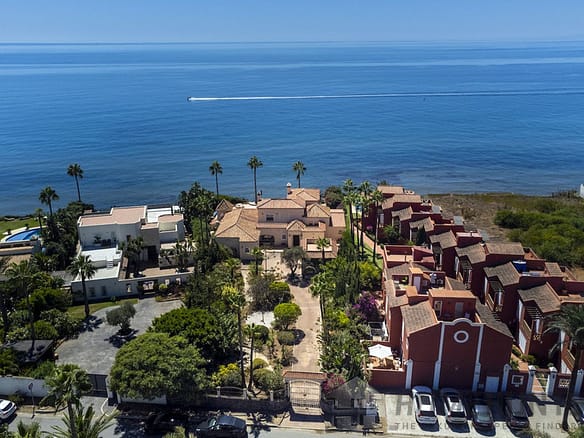 5 Bedroom Villa/House in Marbesa 7