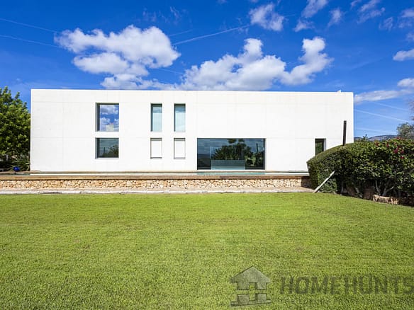 6 Bedroom Villa/House in Santa Maria 50