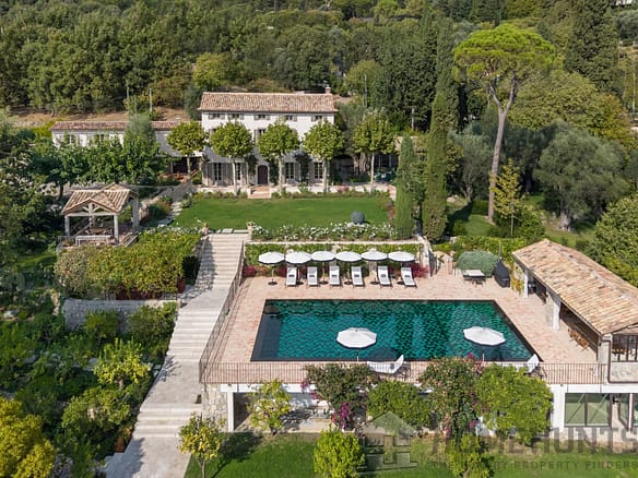 9 Bedroom Villa/House in Grasse 14
